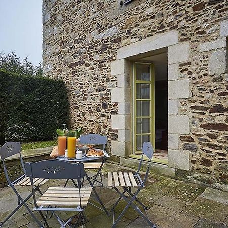 Gite La Terrasse - Manoir Le Plessix Madeuc Corseul Экстерьер фото