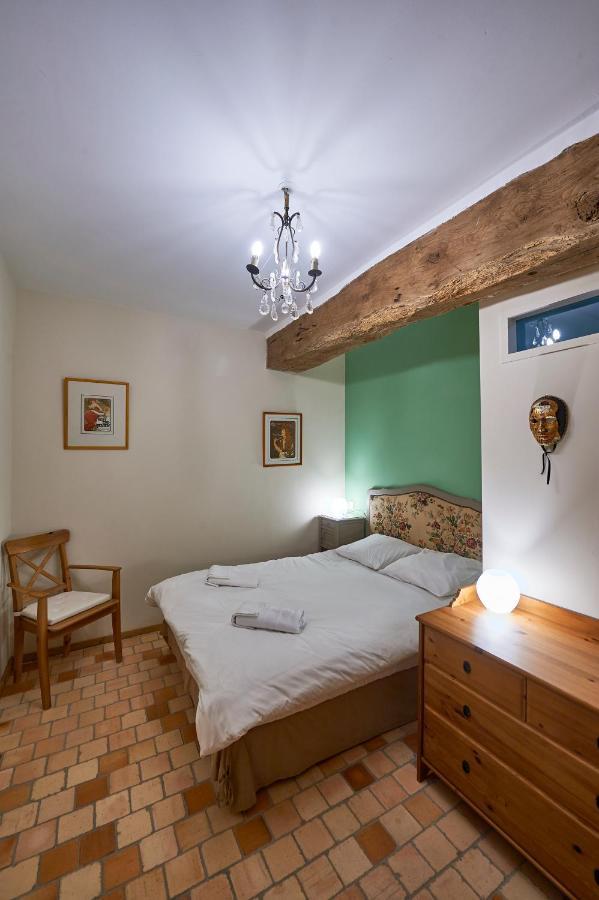 Gite La Terrasse - Manoir Le Plessix Madeuc Corseul Экстерьер фото
