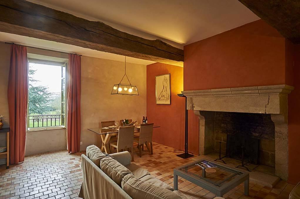 Gite La Terrasse - Manoir Le Plessix Madeuc Corseul Экстерьер фото